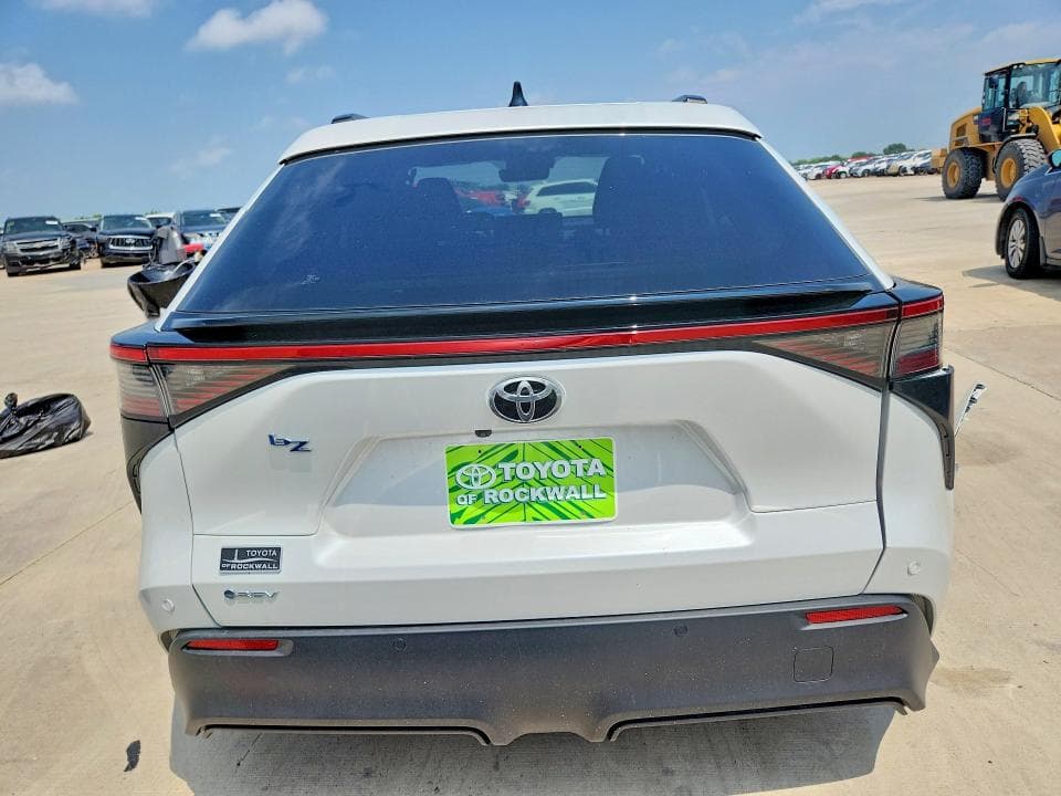 2026 TOYOTA BZ XLE PLUS 6