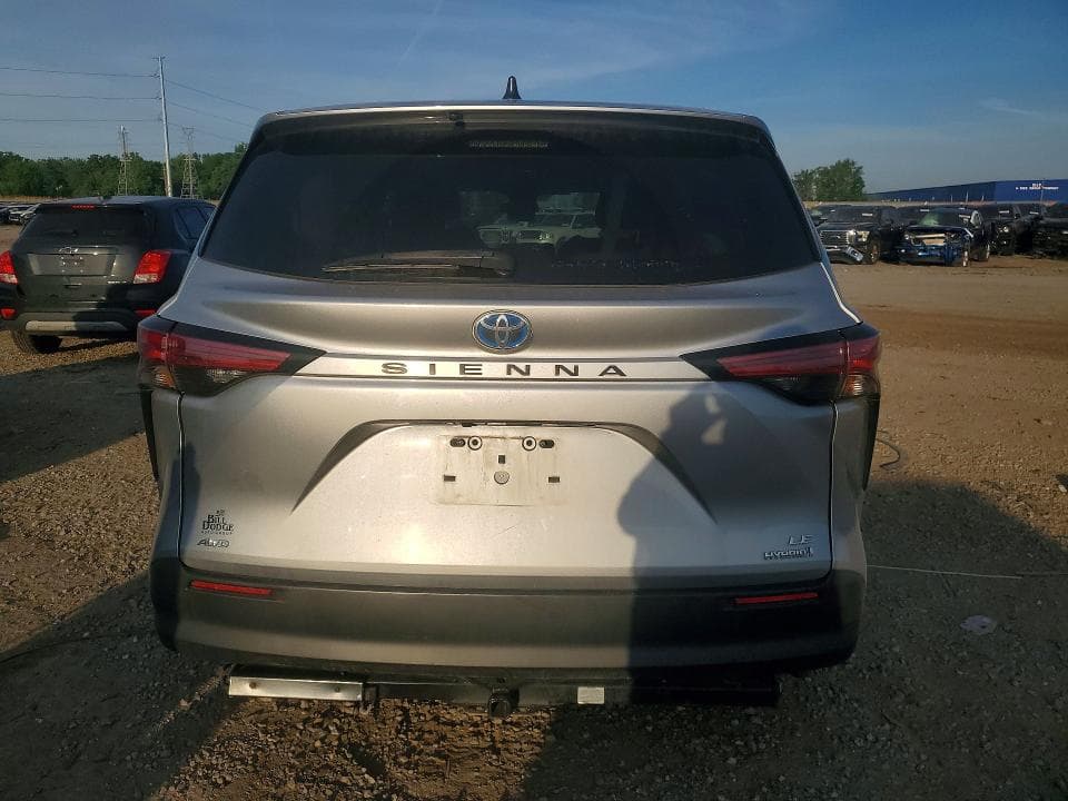 2021 TOYOTA SIENNA LE 6