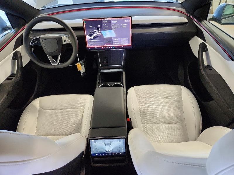 2026 TESLA MODEL Y 8