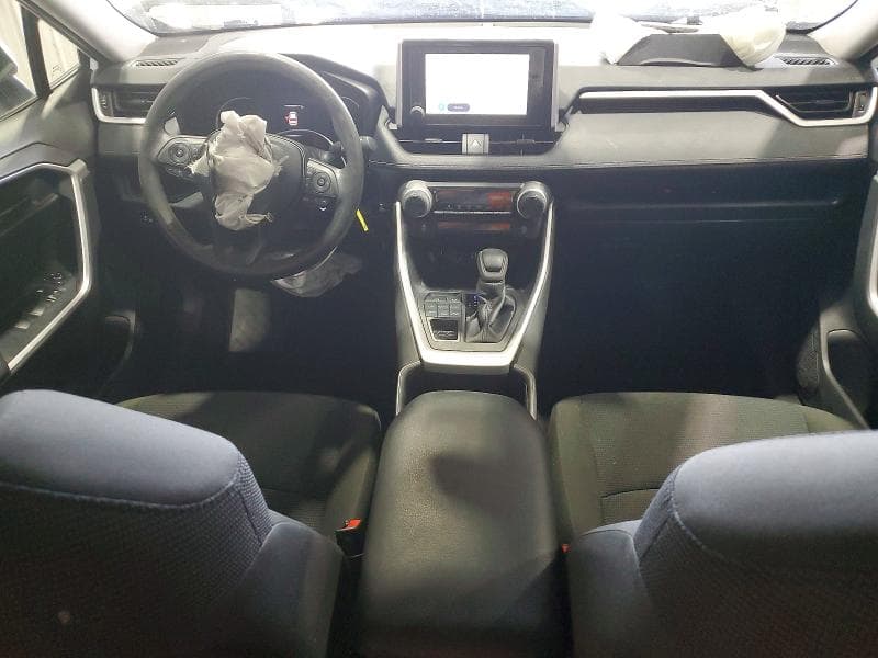 2024 TOYOTA RAV4 LE 8