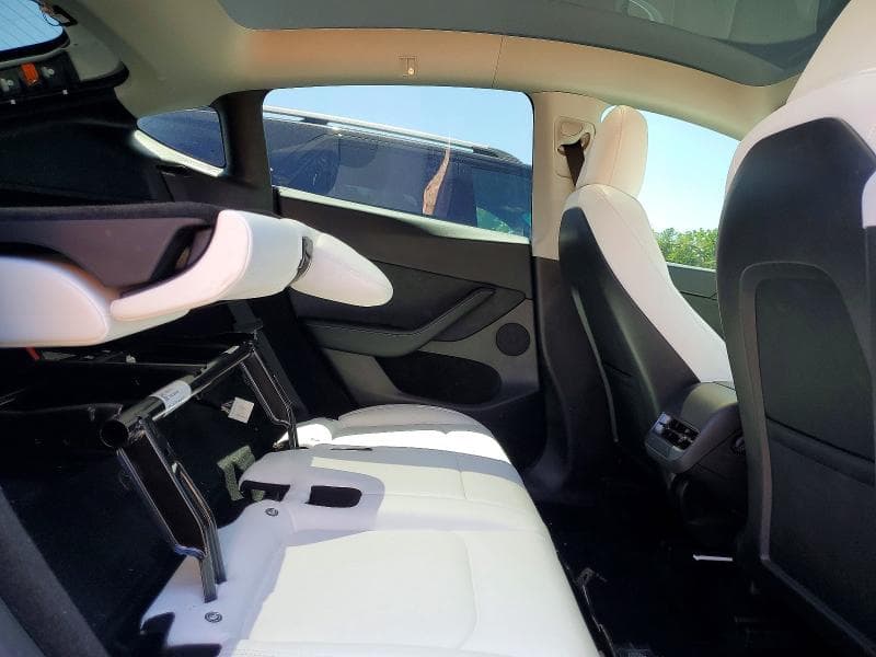 2023 TESLA MODEL Y 10