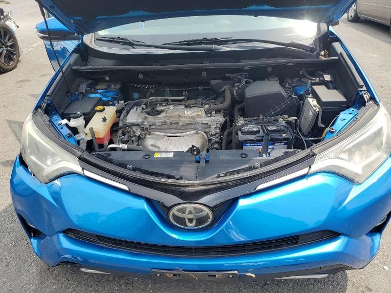 2018 TOYOTA RAV4 XLE 12