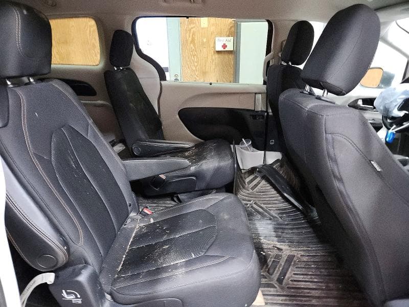2019 CHRYSLER PACIFICA TOURING PLUS 11