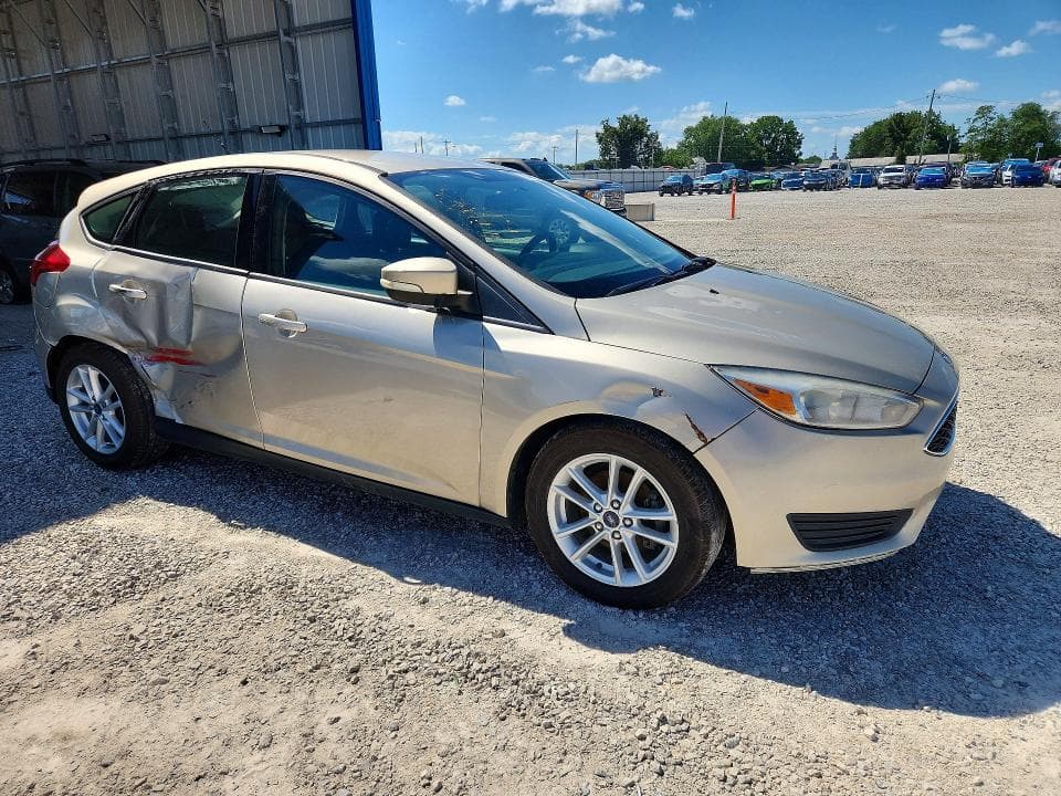2017 FORD FOCUS SE 4