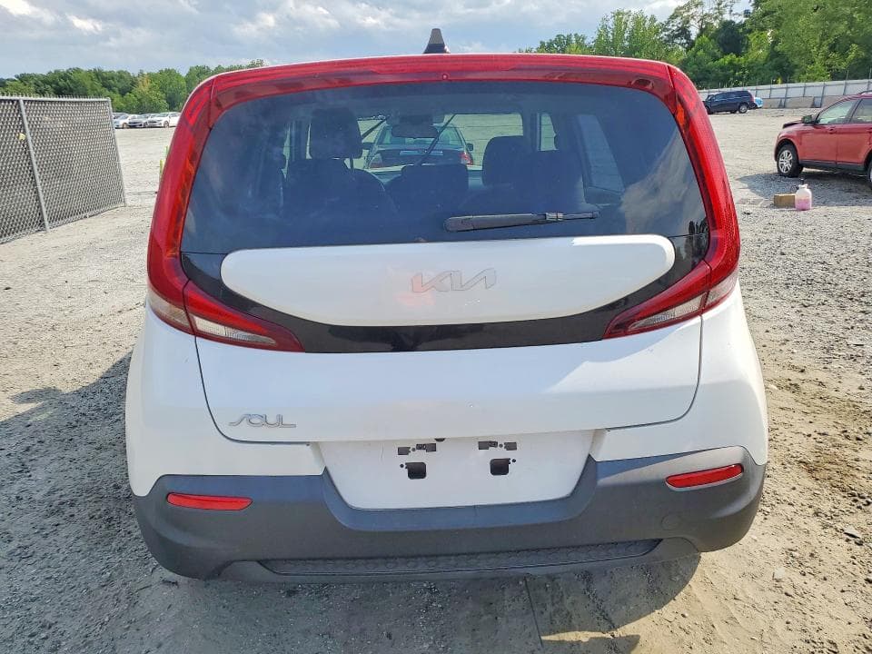 2022 KIA SOUL LX 6