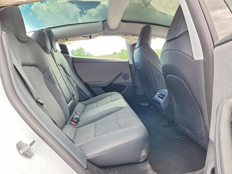 2025 TESLA MODEL 3 10