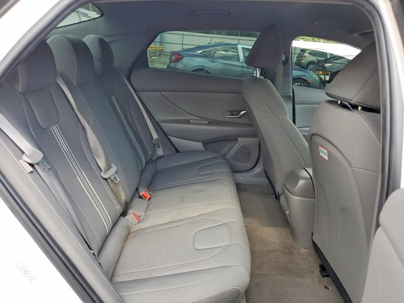2024 HYUNDAI ELANTRA SEL 10