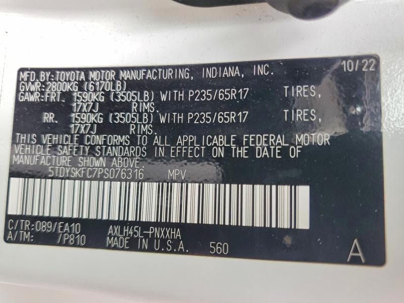 2023 TOYOTA SIENNA XLE 14