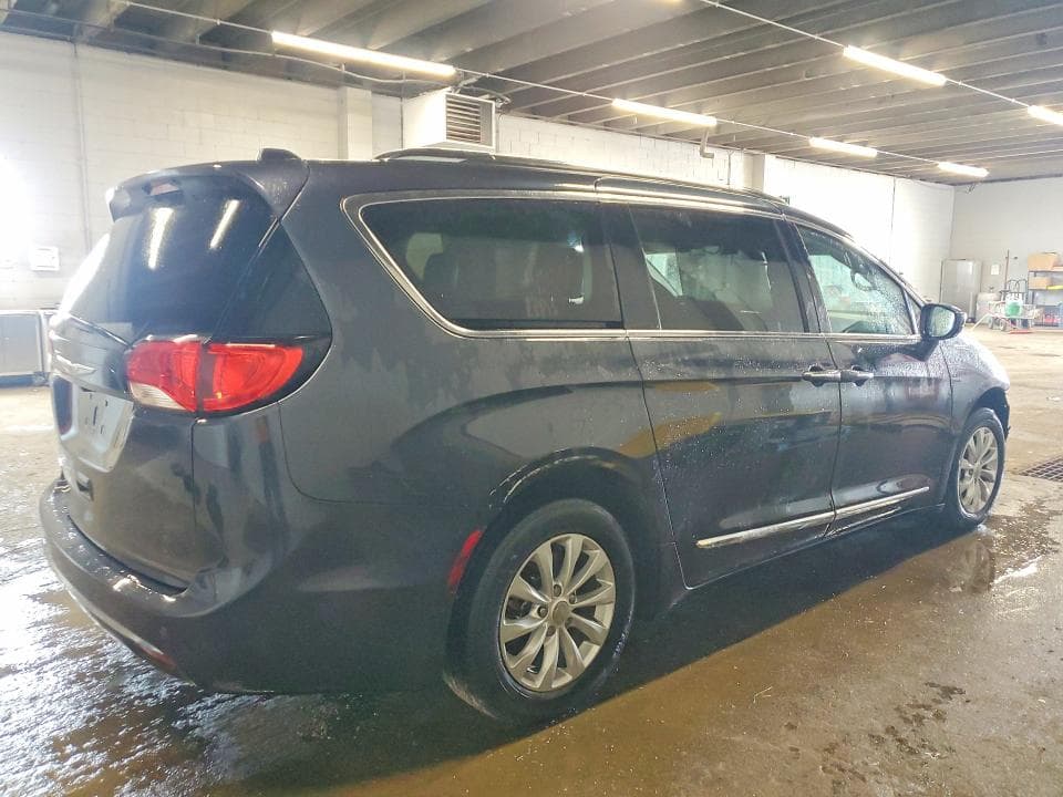 2020 CHRYSLER PACIFICA TOURING L 3