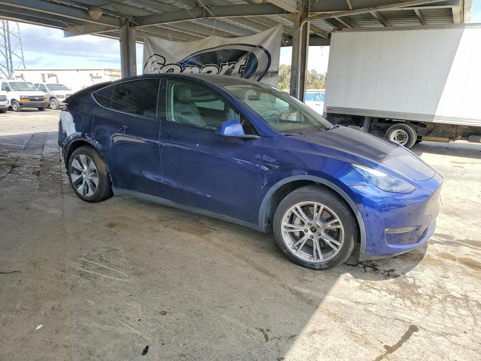 2022 TESLA MODEL Y 4
