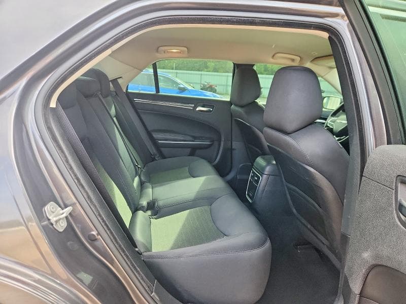2019 CHRYSLER 300 TOURING 10