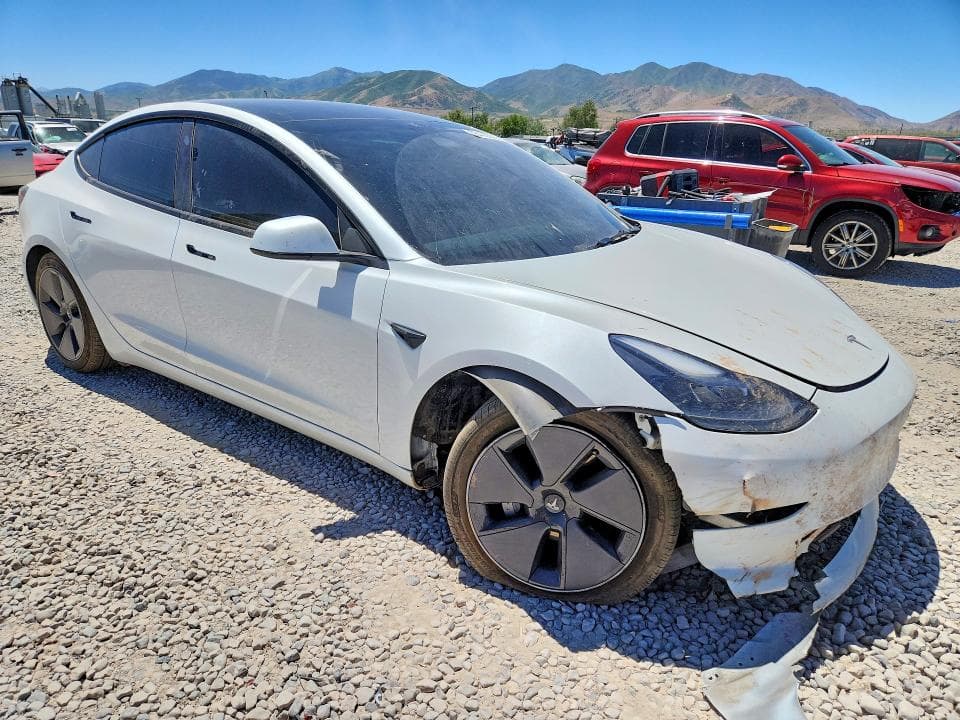2023 TESLA MODEL 3 4