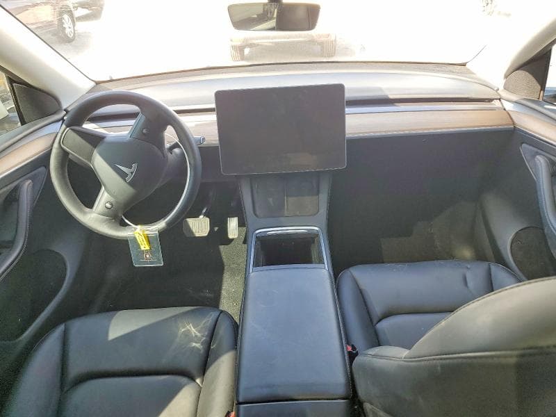2023 TESLA MODEL Y 8