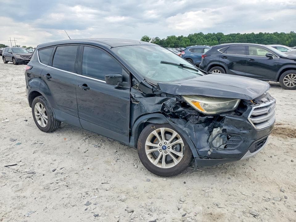 2017 FORD ESCAPE SE 4