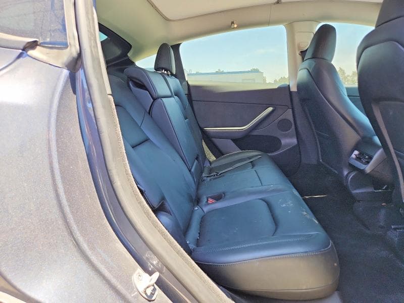 2023 TESLA MODEL Y 10