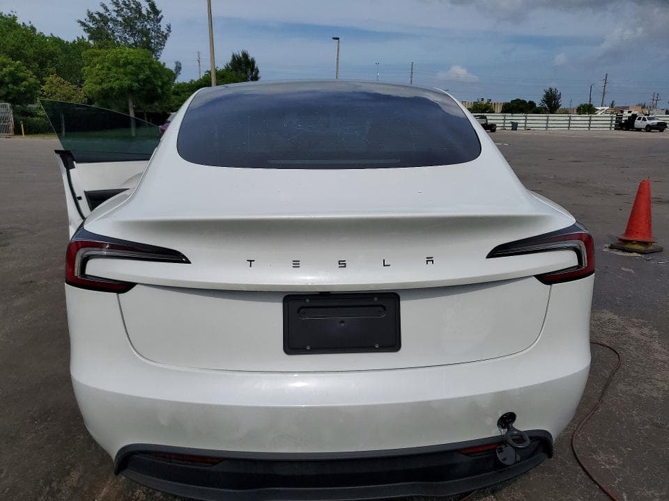 2026 TESLA MODEL 3 6