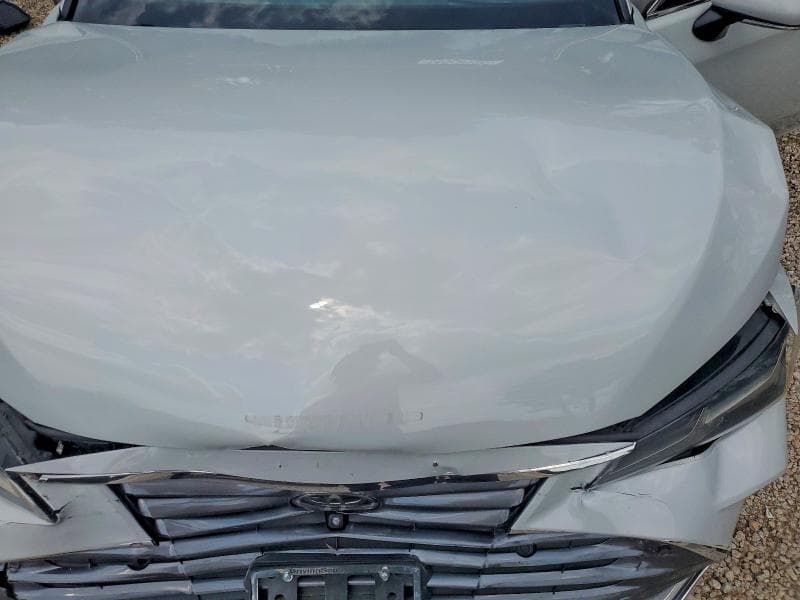 2022 TOYOTA AVALON LIMITED 11