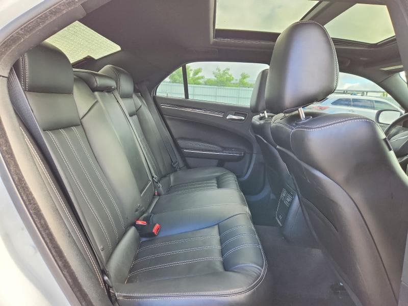 2018 CHRYSLER 300 S 10
