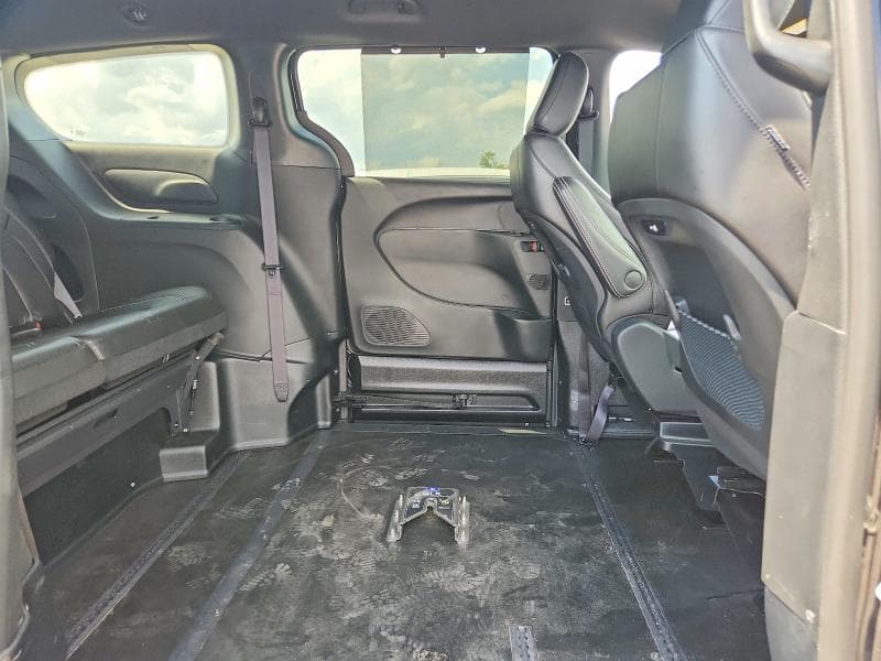 2024 CHRYSLER PACIFICA TOURING L 11