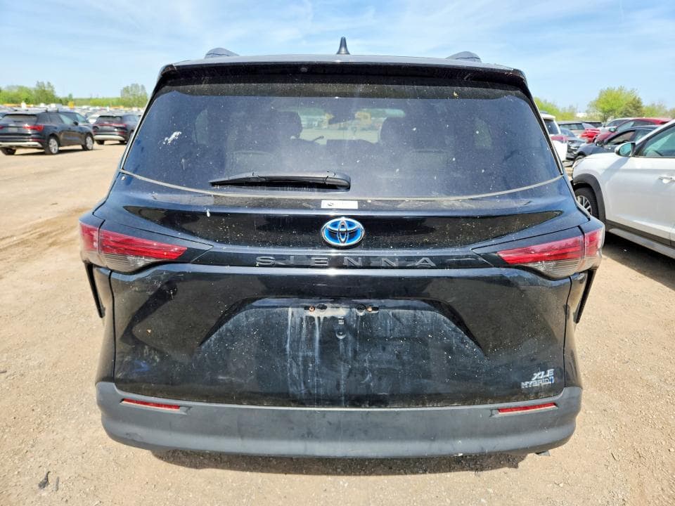 2022 TOYOTA SIENNA LE 6