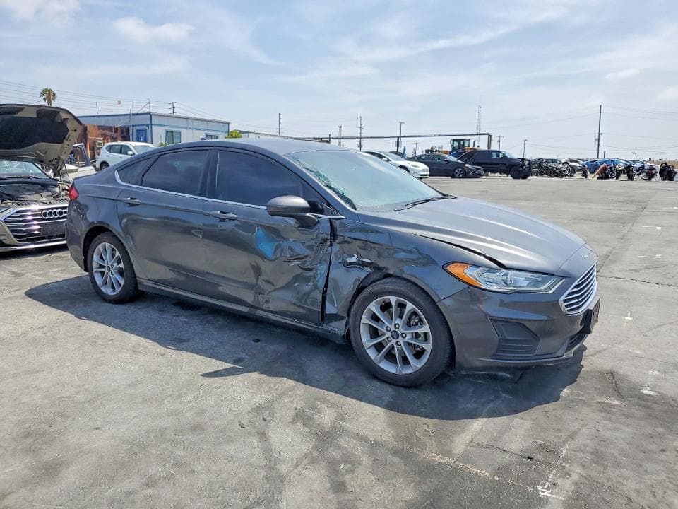 2020 FORD FUSION SE 4