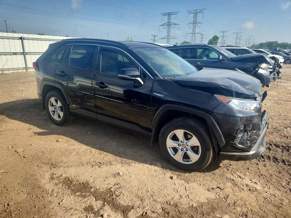 2021 TOYOTA RAV4 HYBRID XLE 4