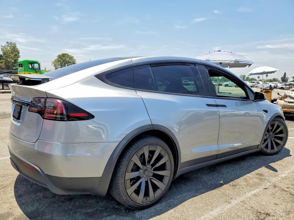 2024 TESLA MODEL X 3