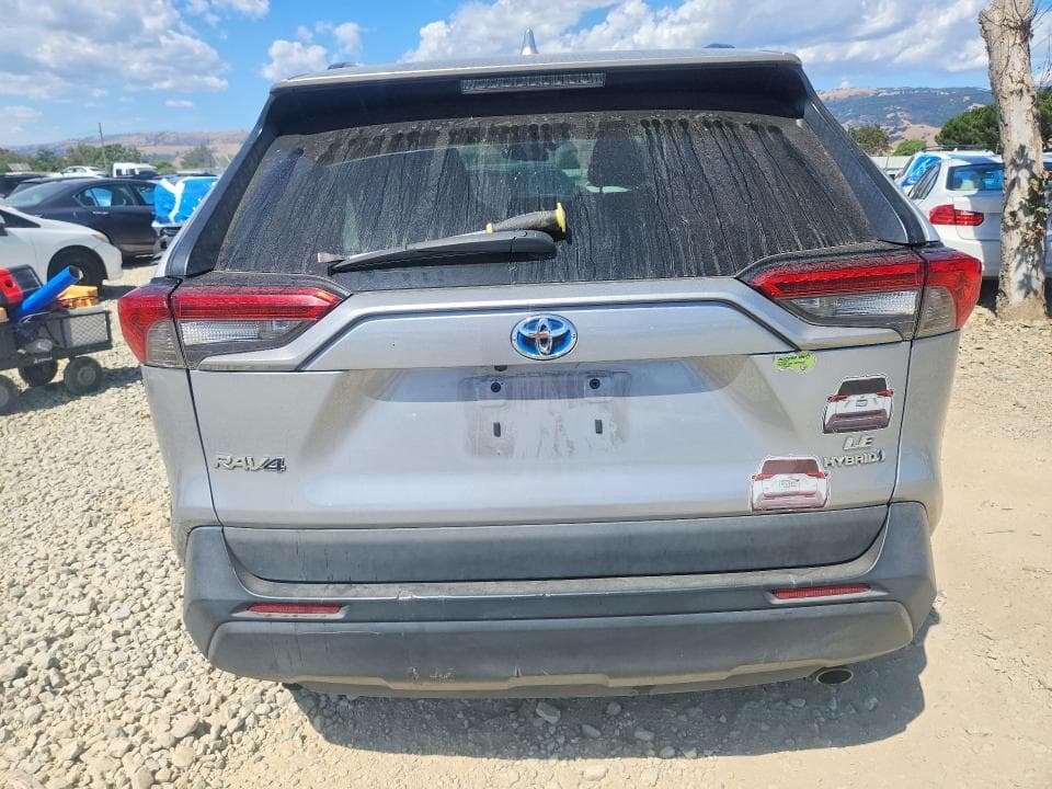 2020 TOYOTA RAV4 LE 6