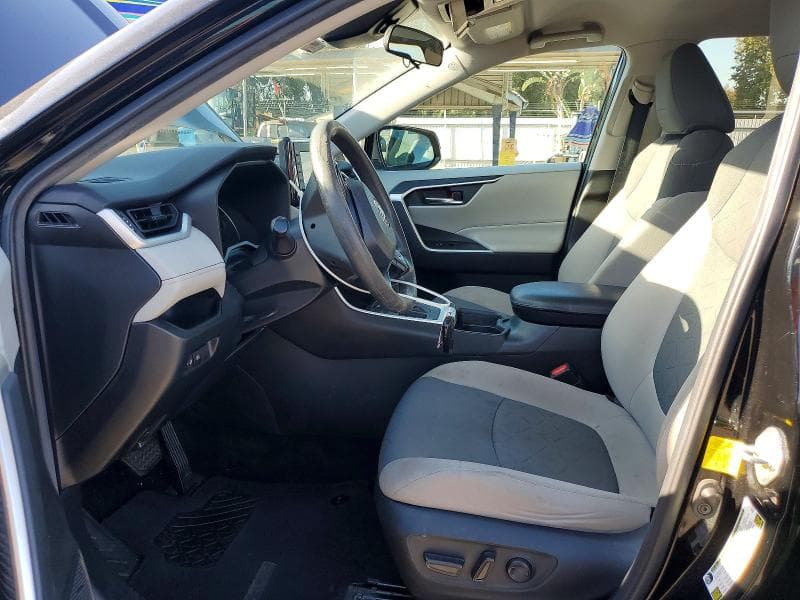2020 TOYOTA RAV4 XLE 7
