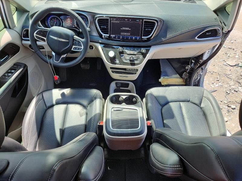 2024 CHRYSLER PACIFICA TOURING L 8