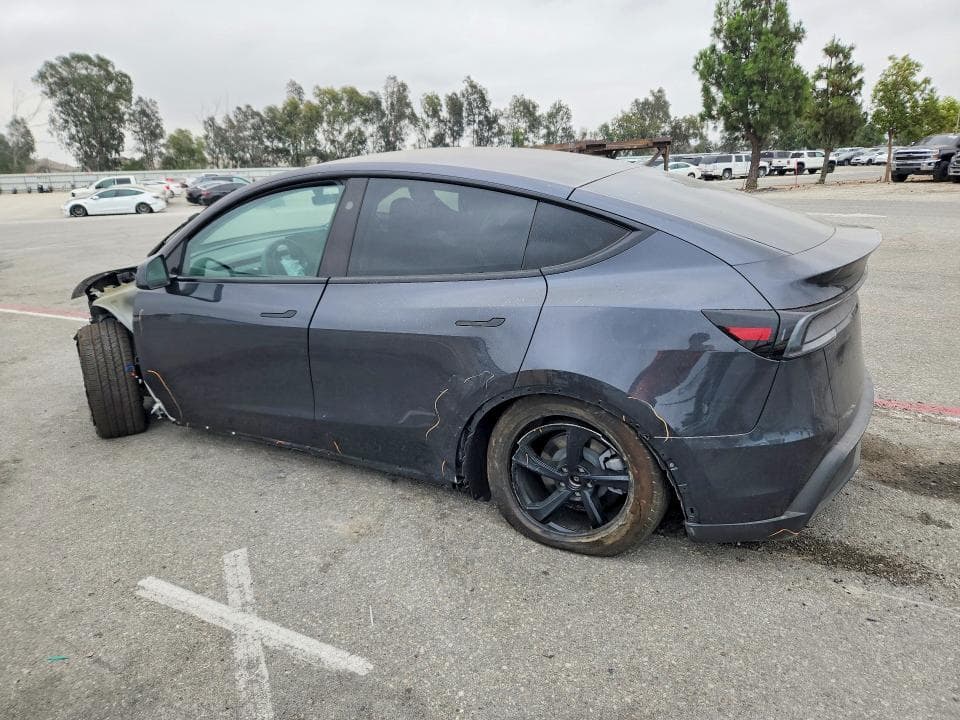 2026 TESLA MODEL Y 2