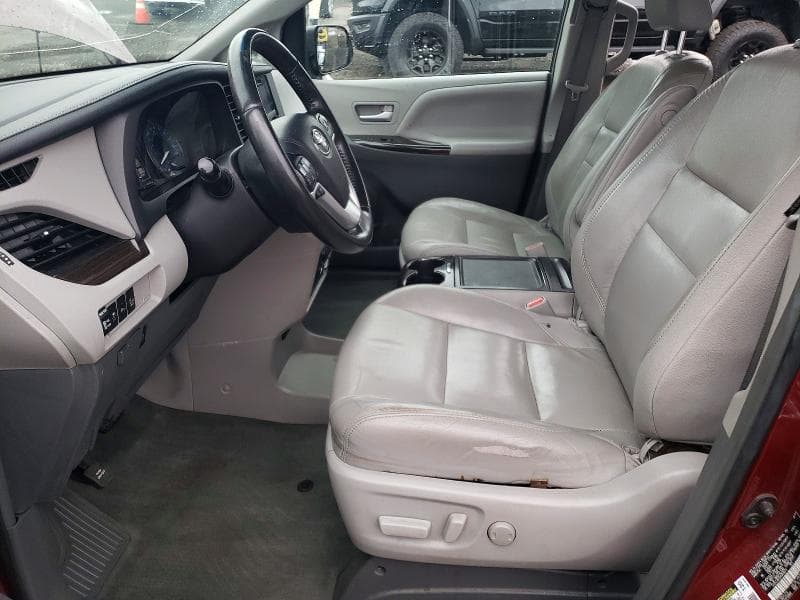 2017 TOYOTA SIENNA XLE PREMIUM 8-PASSENGER 7