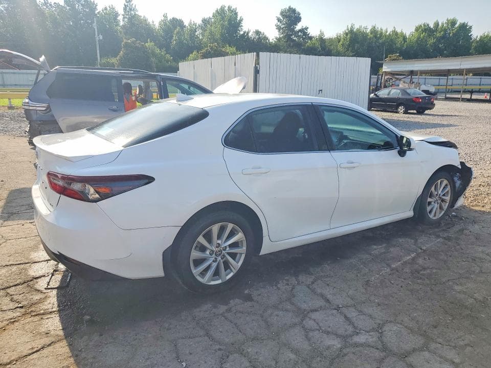 2023 TOYOTA CAMRY LE 3