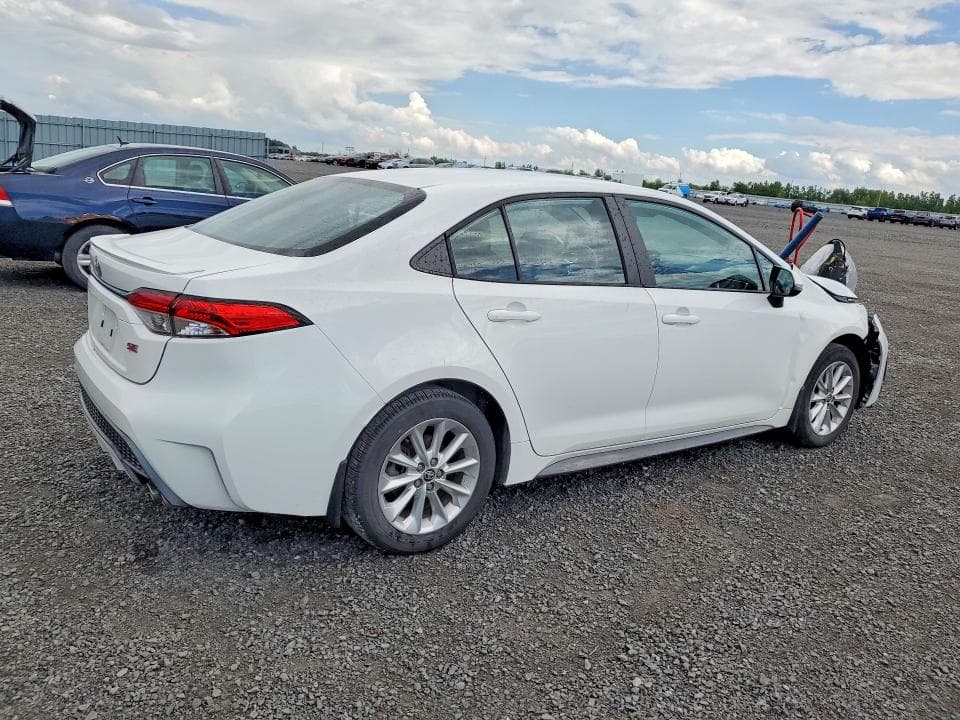2022 TOYOTA COROLLA SE 3