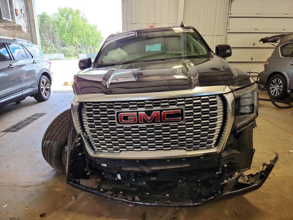 2021 GMC YUKON DENALI 5