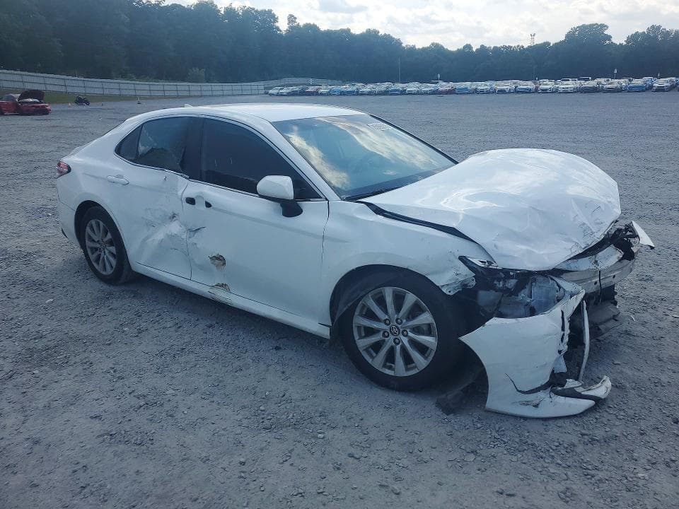 2020 TOYOTA CAMRY LE 4