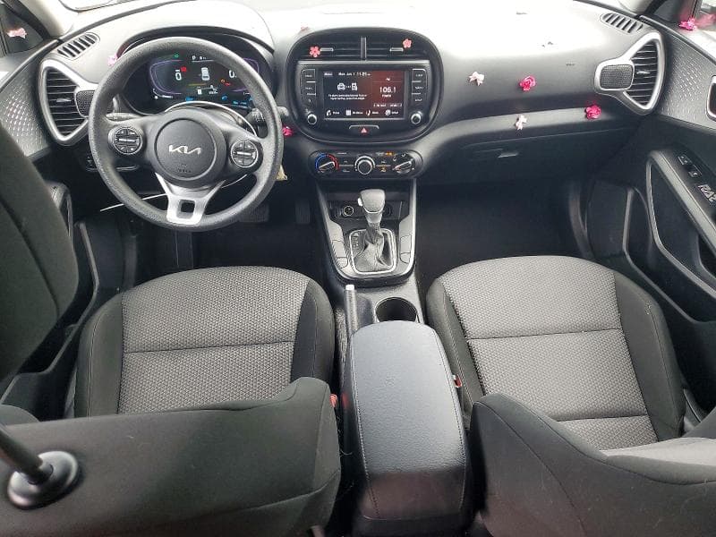 2025 KIA SOUL LX 8