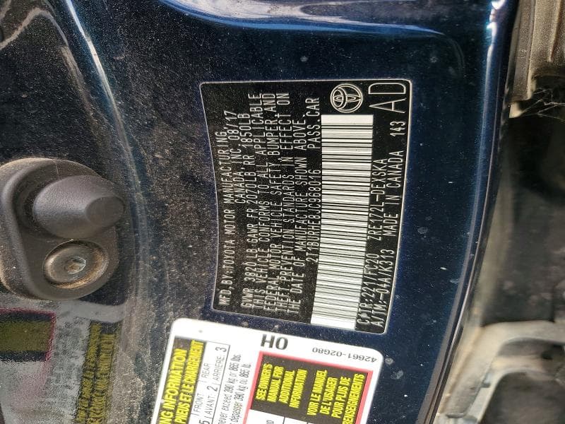 2018 TOYOTA COROLLA SE 12