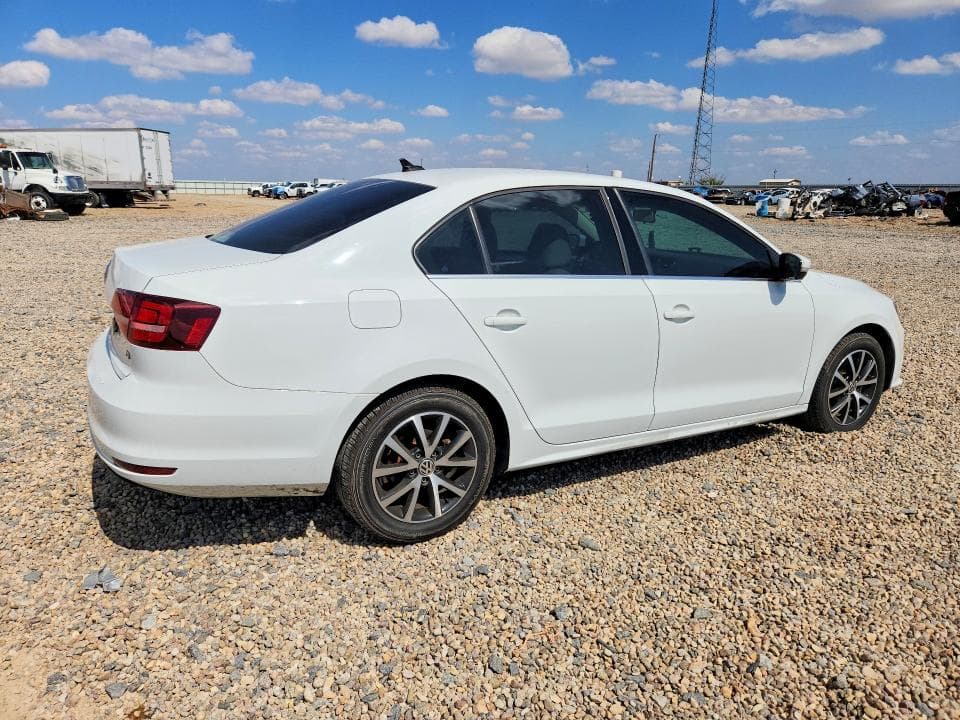 2017 VOLKSWAGEN JETTA SE 3