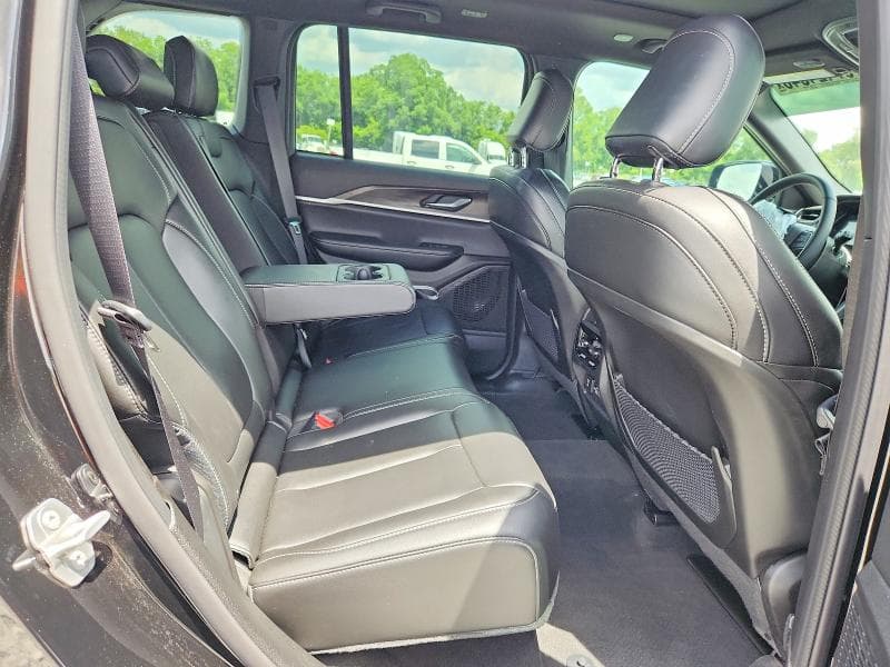 2025 JEEP GRAND CHEROKEE LIMITED 11