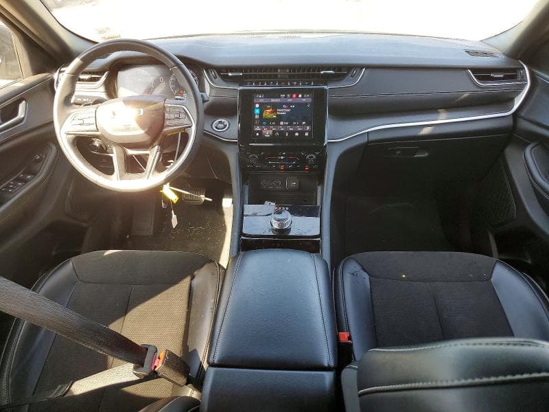 2023 JEEP GRAND CHEROKEE L LAREDO 8