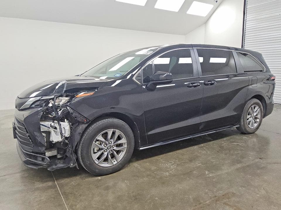 2025 TOYOTA SIENNA LE