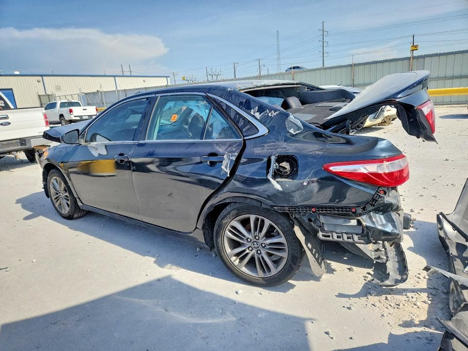 2017 TOYOTA CAMRY SE 2