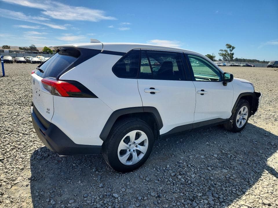 2024 TOYOTA RAV4 LE 3