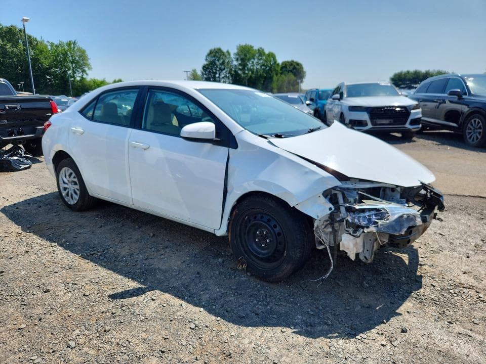 2017 TOYOTA COROLLA LE 4