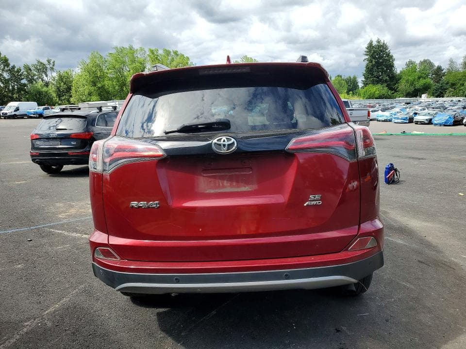 2018 TOYOTA RAV4 SE 6