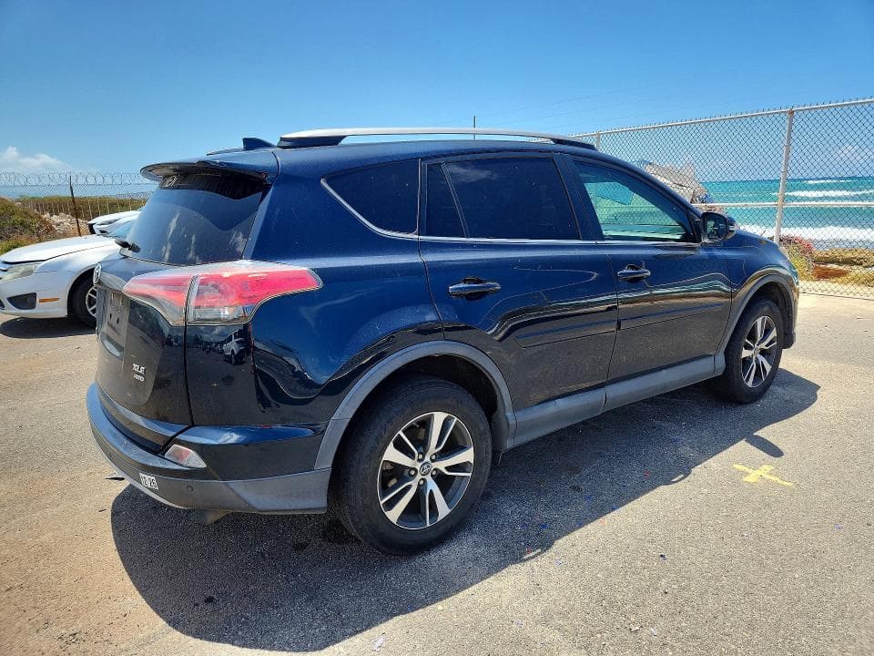 2018 TOYOTA RAV4 XLE 3