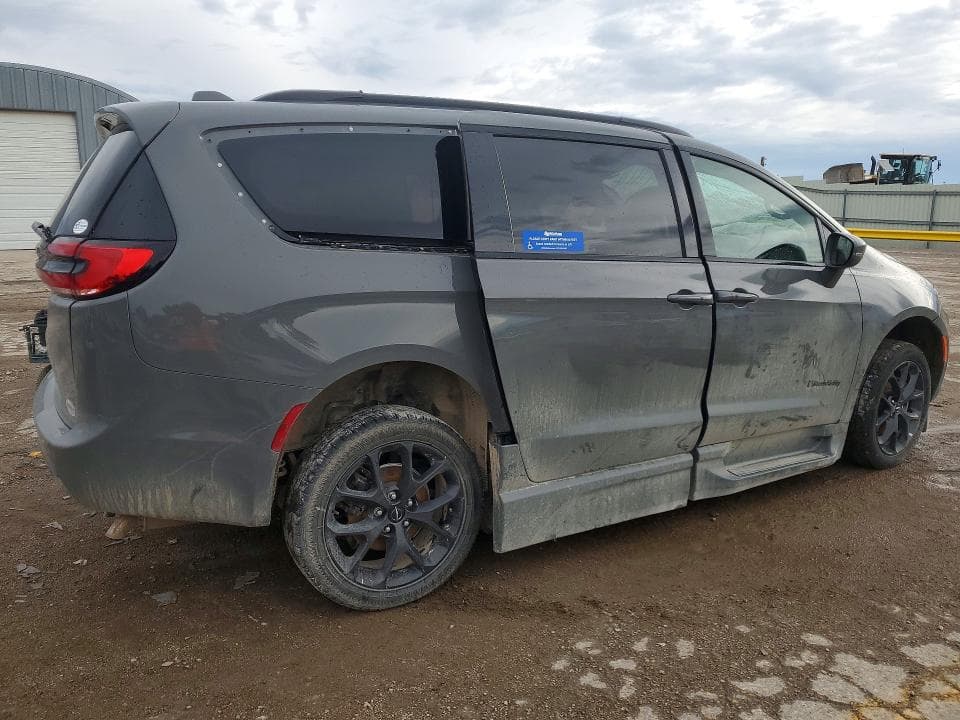 2022 CHRYSLER PACIFICA TOURING L 3