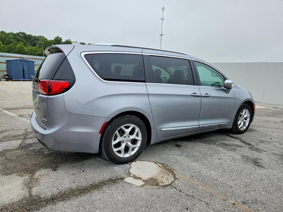 2020 CHRYSLER PACIFICA LIMITED 3