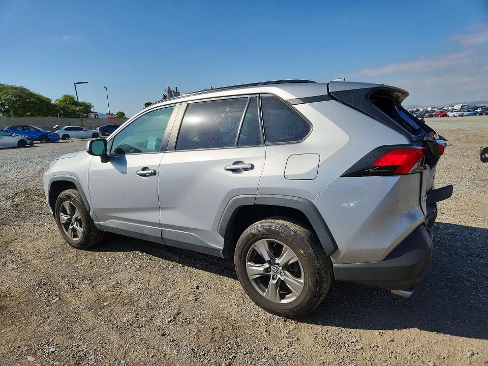 2024 TOYOTA RAV4 XLE 2